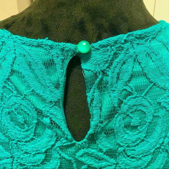 🛑SOLD🛑Adiva Short Sleeve Lace Top Kelly Green - Picture 8 of 8